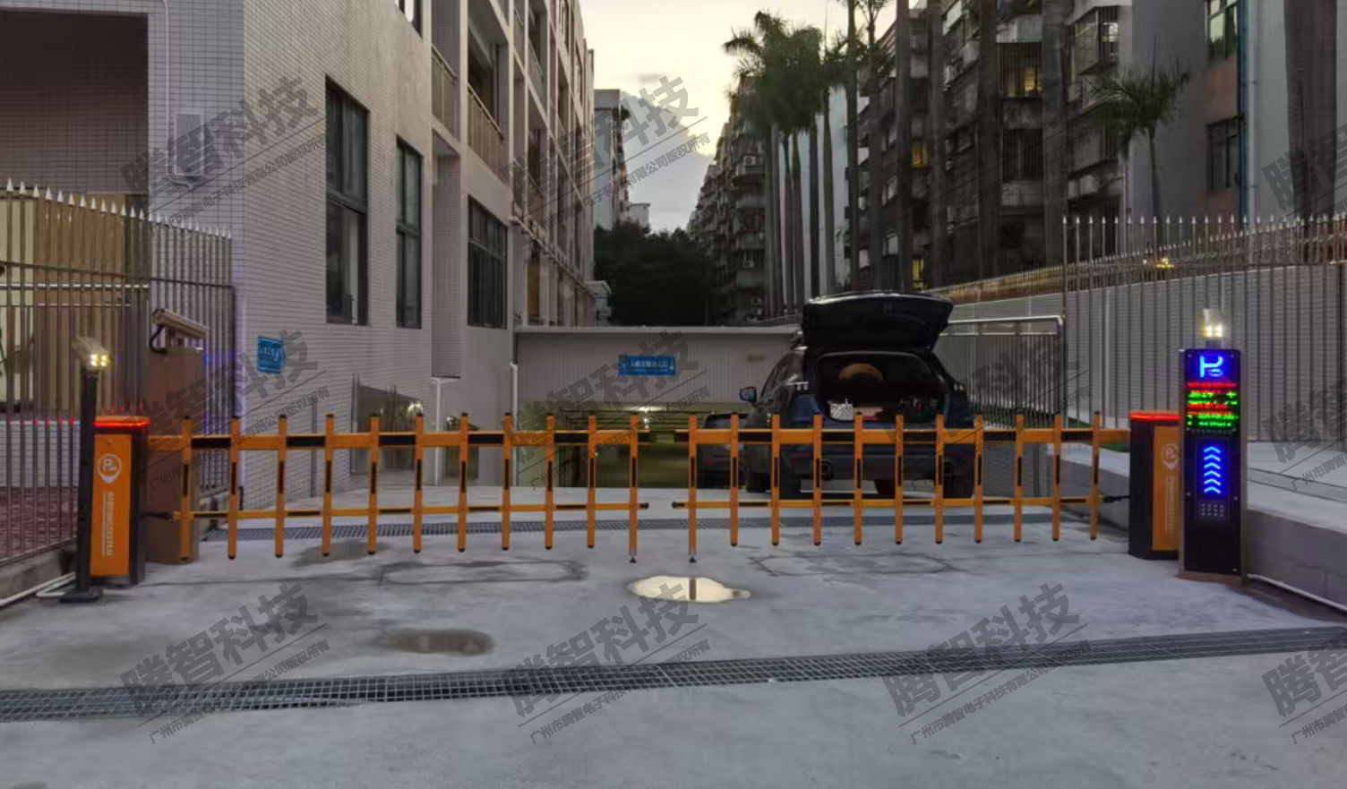 番禺區(qū)市橋中心幼兒園1進1出欄柵閘